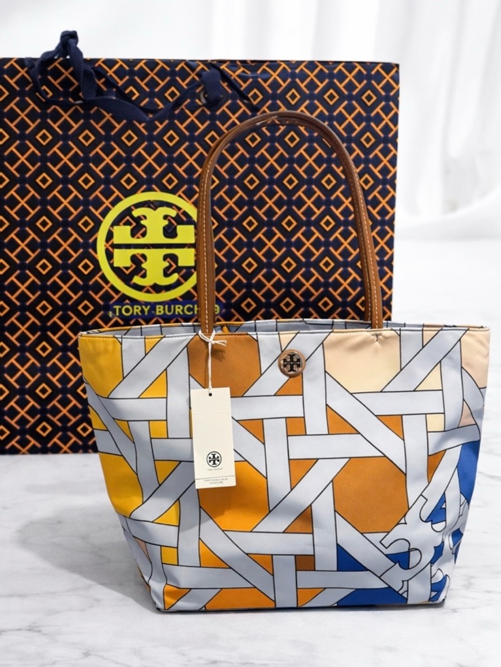 NWT TORY BURCH NYLON PRINTED TOTE BAG in BLUE BASKETWEAVE
COLOR BLOCK
